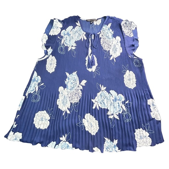 Zac & Rachel Blouse Womens Sz XL Blue White Floral Pleated Fabric Flutter SS Top - Picture 12 of 13